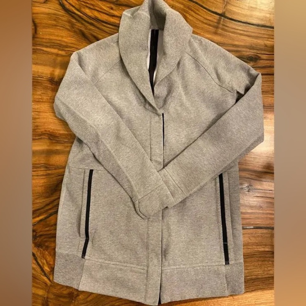 LULULEMON Jacket Sweatshirt Yin to My Yang Gray Snap Front Size 6